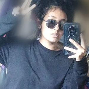 Meet your Posher, Alexis